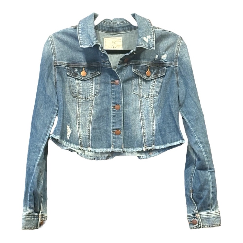 Ivy & Main cropped raw hem distressed blue denim jacket. Size M ARA